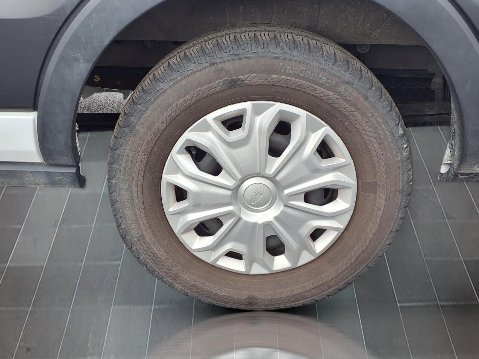 2024 Ford Transit Passenger Wagon XLT