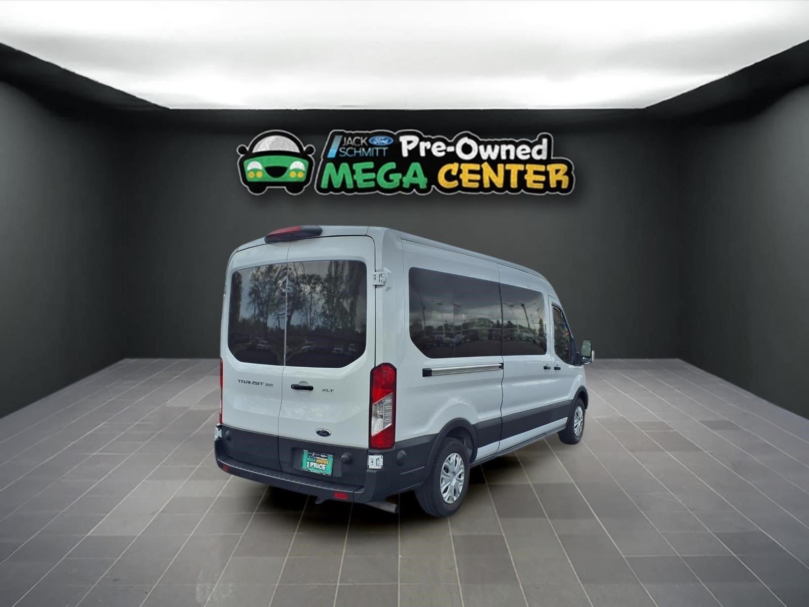 2024 Ford Transit Passenger Wagon XLT