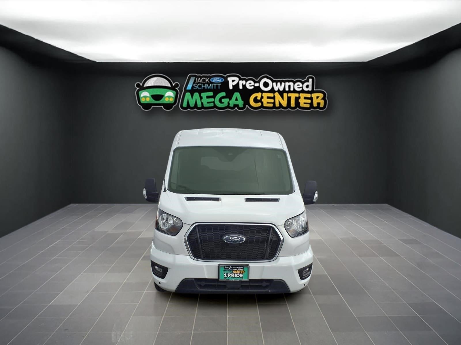 2024 Ford Transit Passenger Wagon XLT
