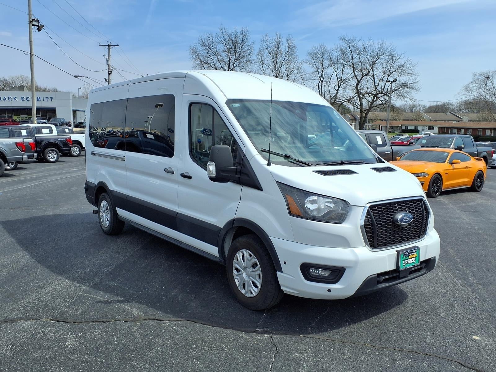 2024 Ford Transit Passenger Wagon XLT