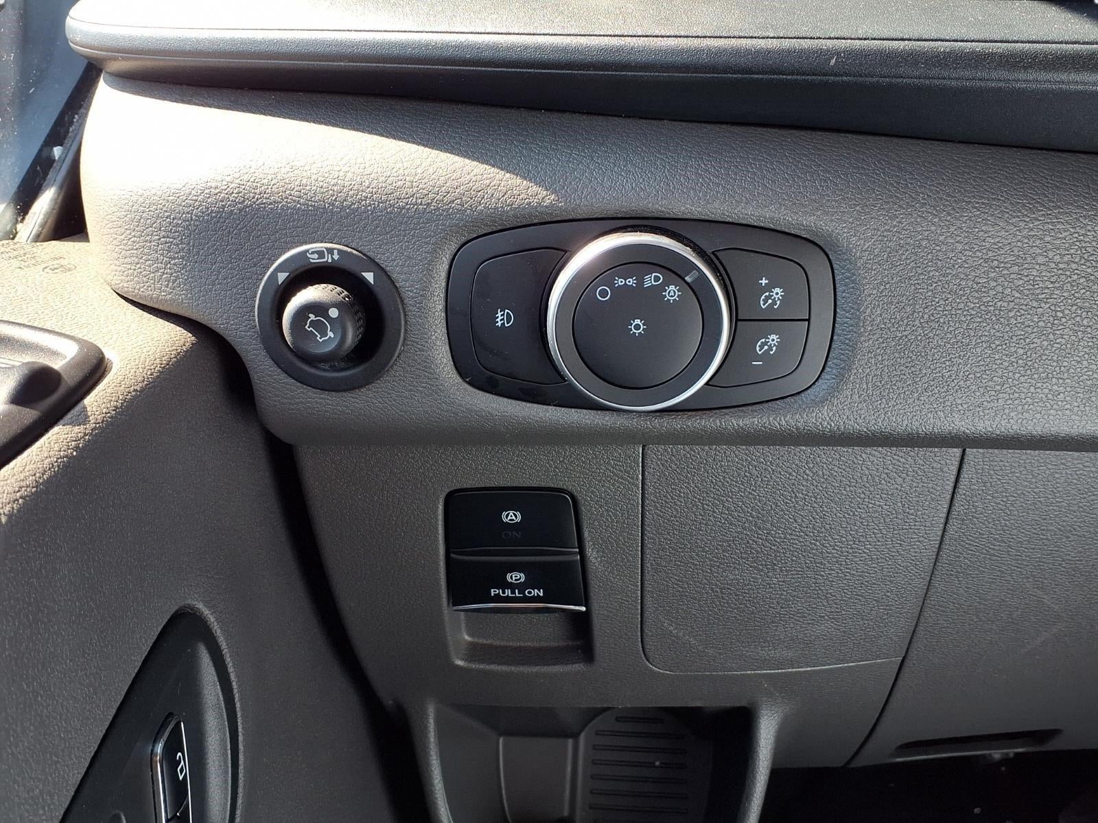 2025 Ford Transit Passenger Wagon XLT