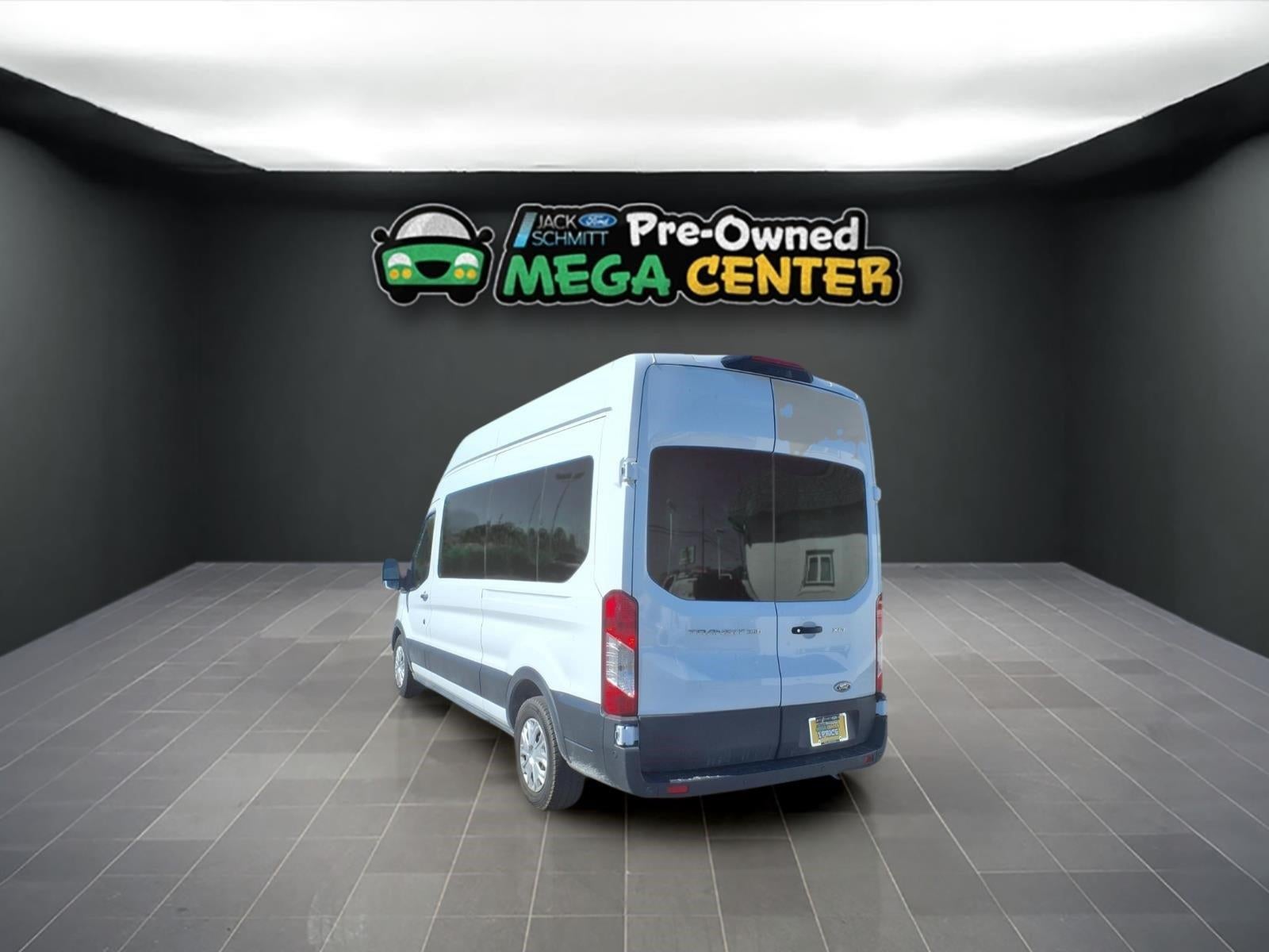 2025 Ford Transit Passenger Wagon XLT