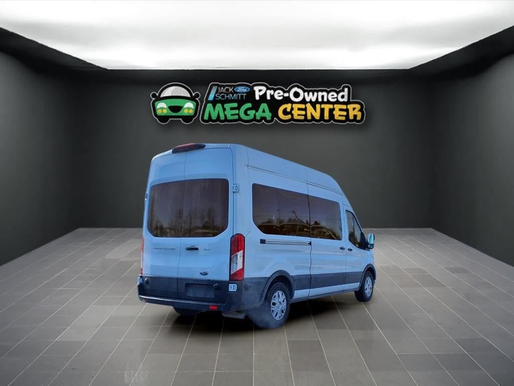 2024 Ford Transit Passenger Wagon XLT