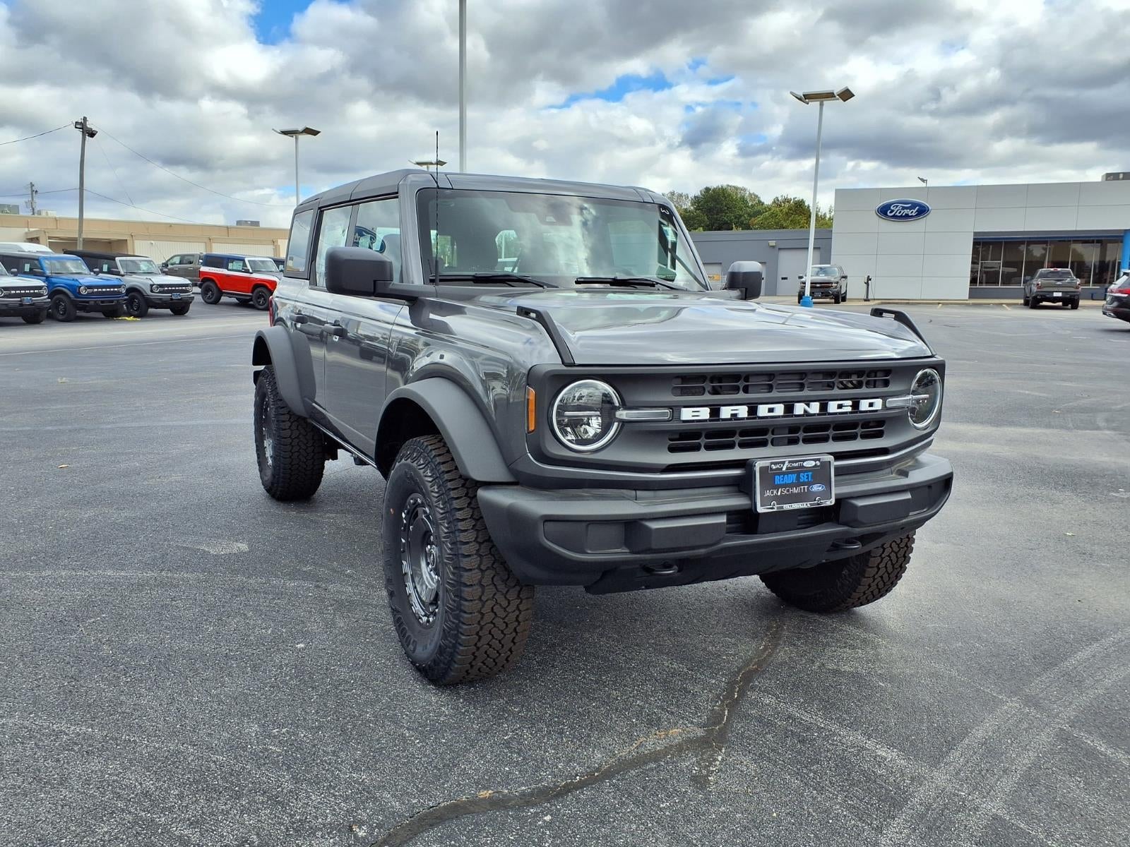 2025 Ford Bronco Base