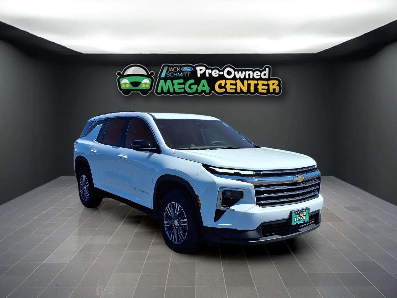 2026 Chevrolet Traverse AWD LT