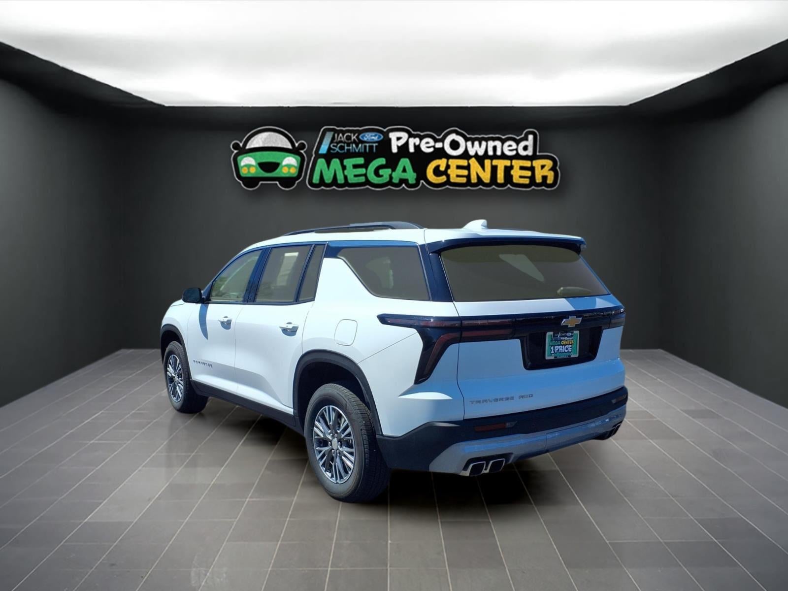 2026 Chevrolet Traverse AWD LT