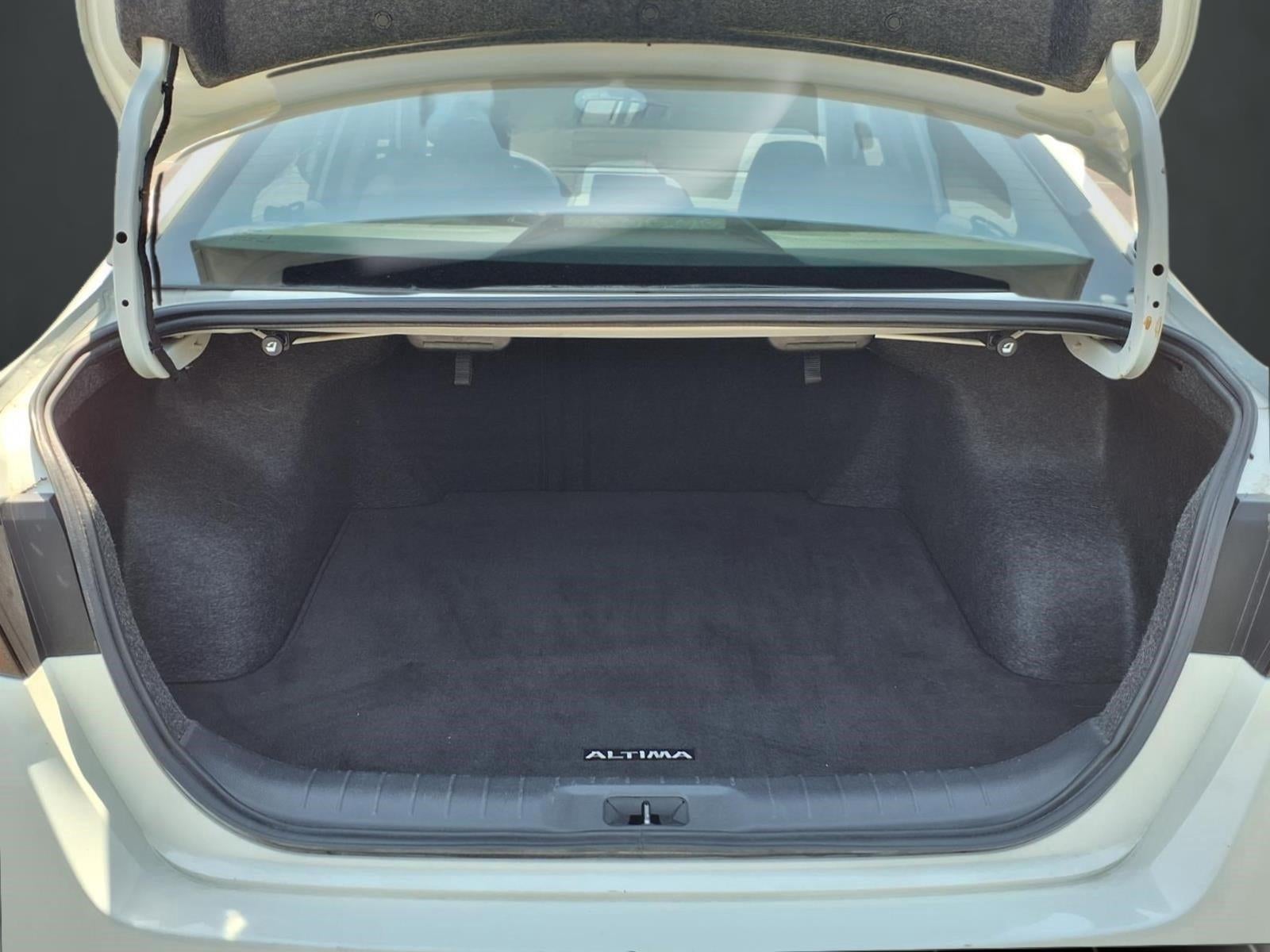 2025 Nissan Altima SV - Photo 20