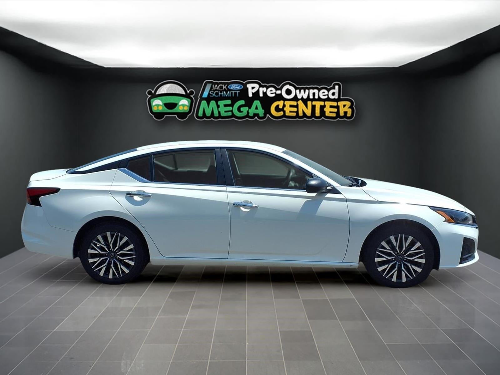 2025 Nissan Altima SV - Photo 24