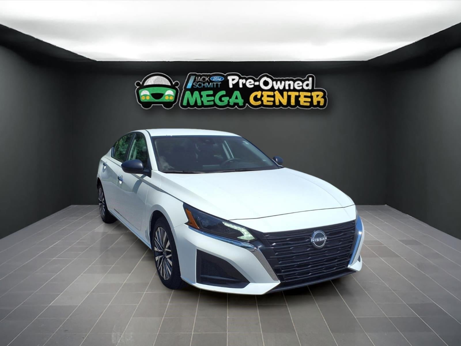 2025 Nissan Altima SV - Photo 25