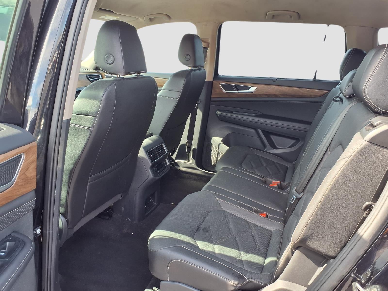 2025 Volkswagen Atlas 2.0T SE w/Technology