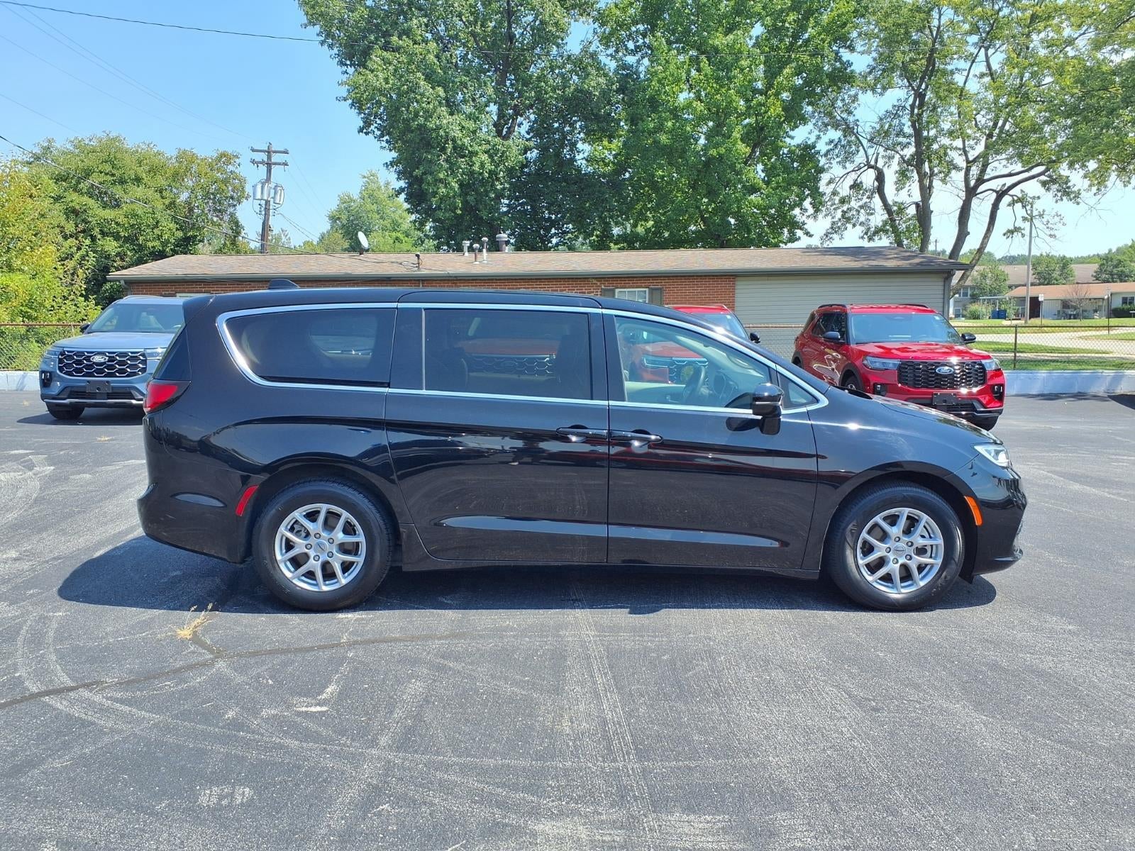 2024 Chrysler Pacifica Touring L