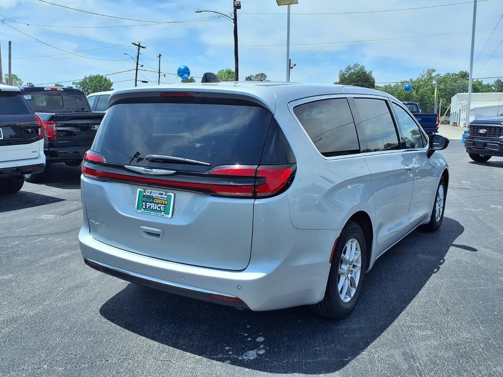 2024 Chrysler Pacifica Touring L