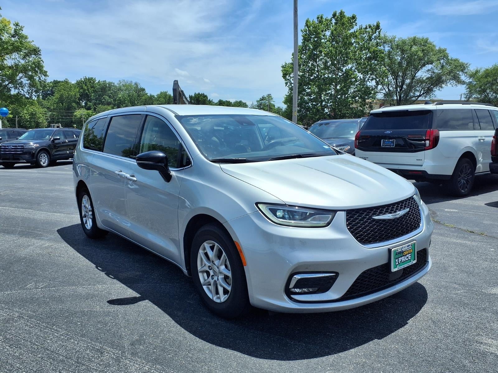 2024 Chrysler Pacifica Touring L