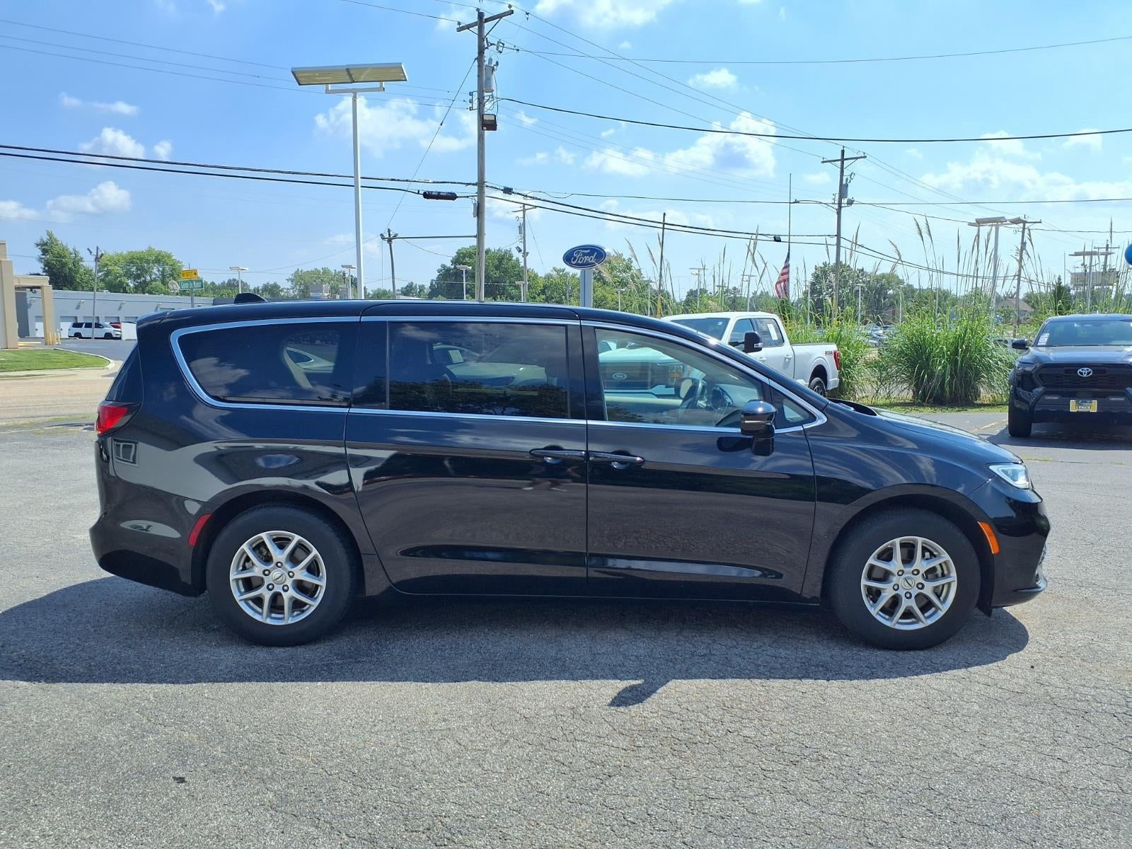 2024 Chrysler Pacifica Touring L