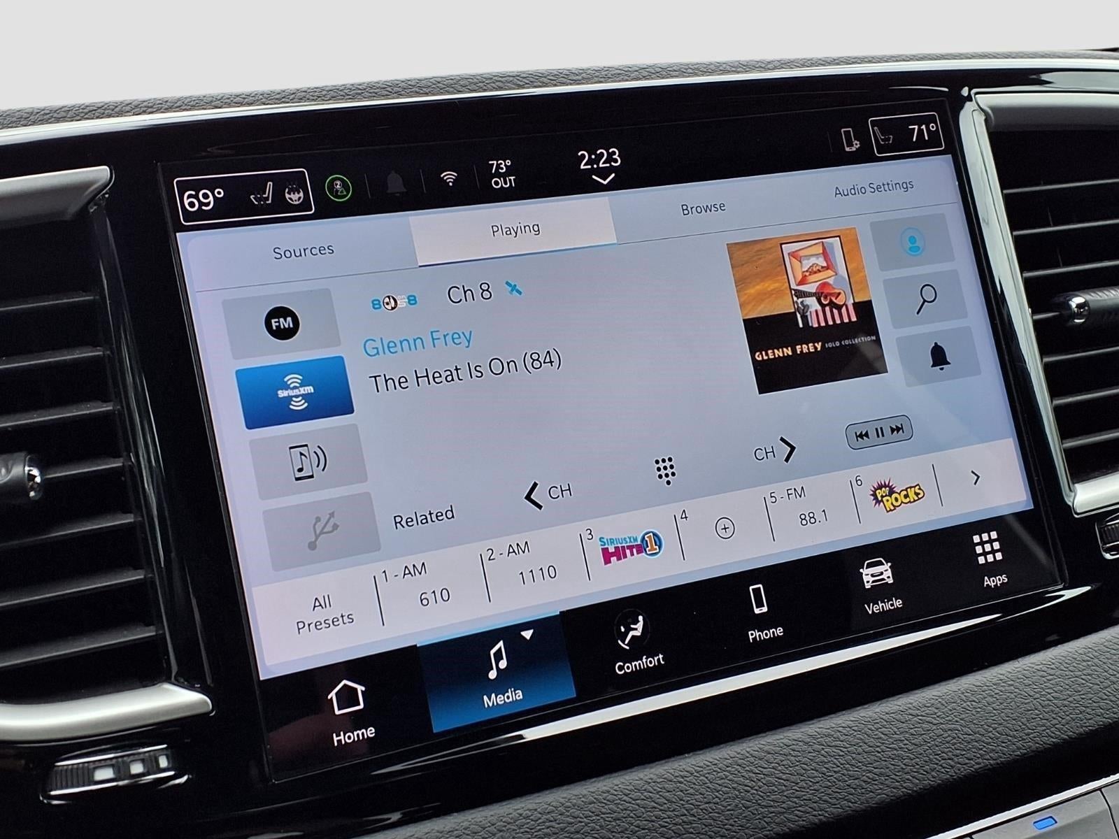 2025 Chrysler Pacifica Select