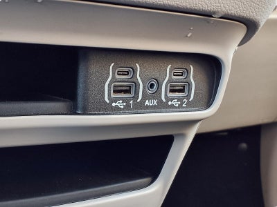 2024 Chrysler Voyager LX