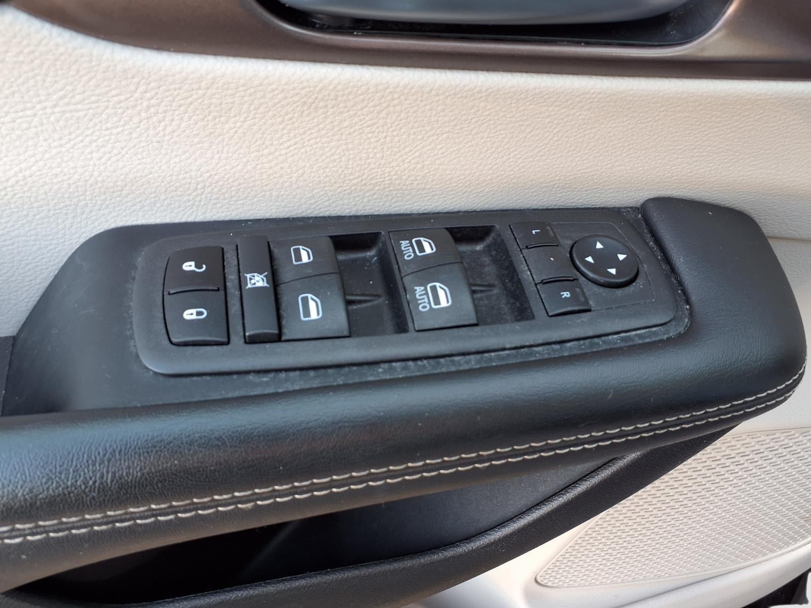 2024 Chrysler Voyager LX