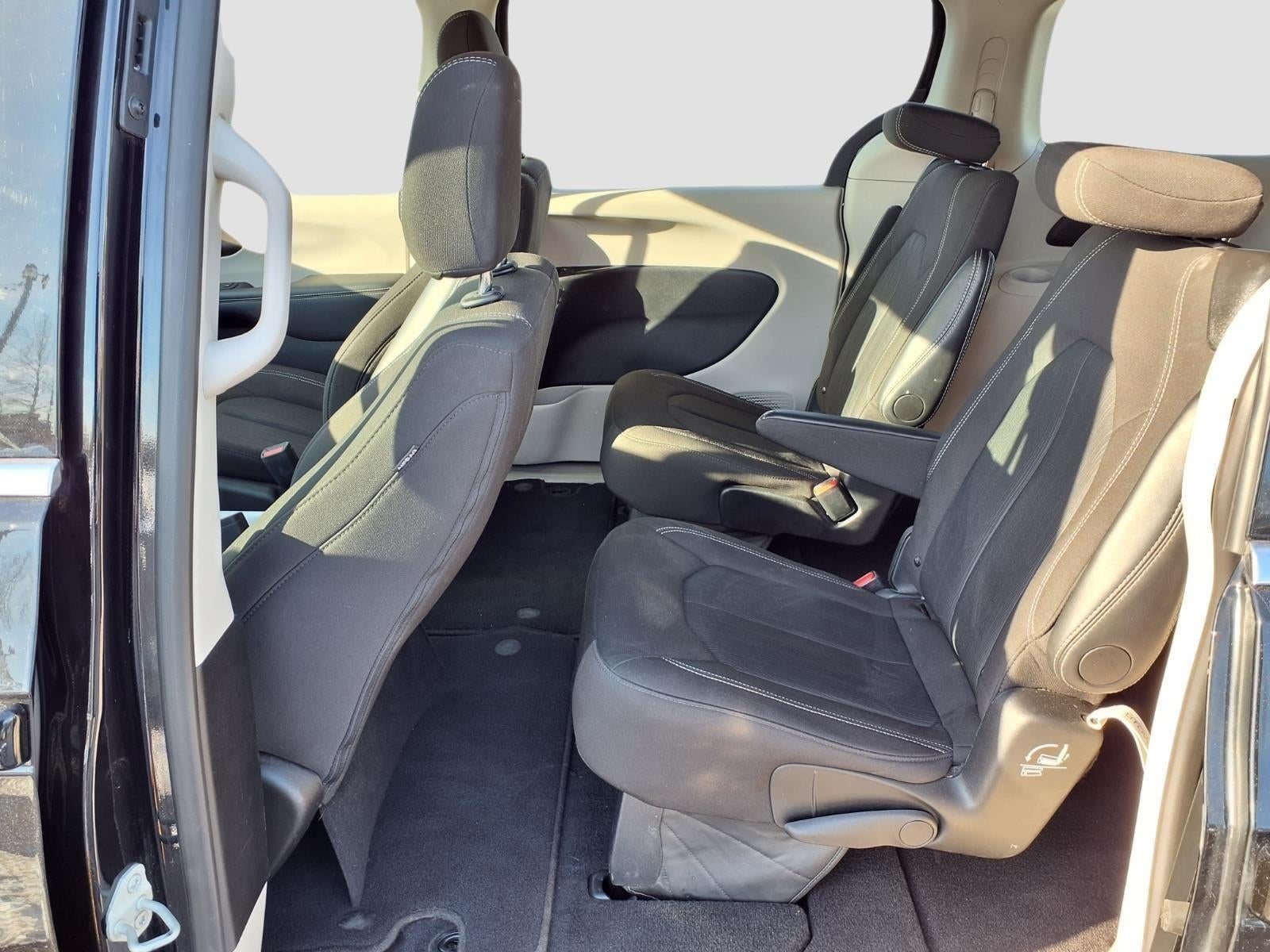 2024 Chrysler Voyager LX