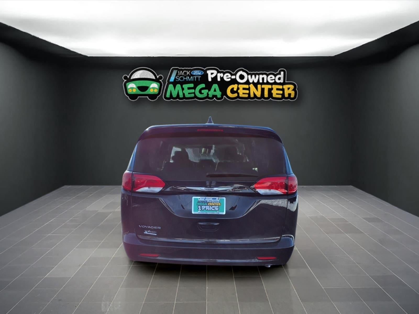 2024 Chrysler Voyager LX