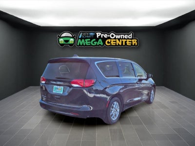 2024 Chrysler Voyager LX