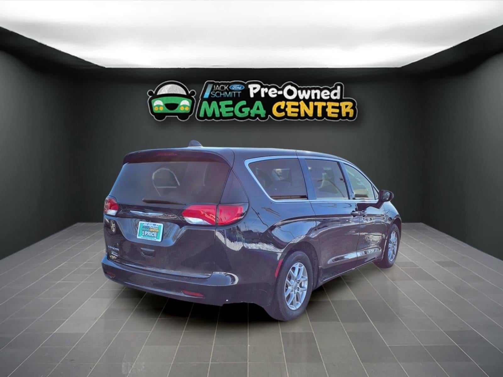 2024 Chrysler Voyager LX