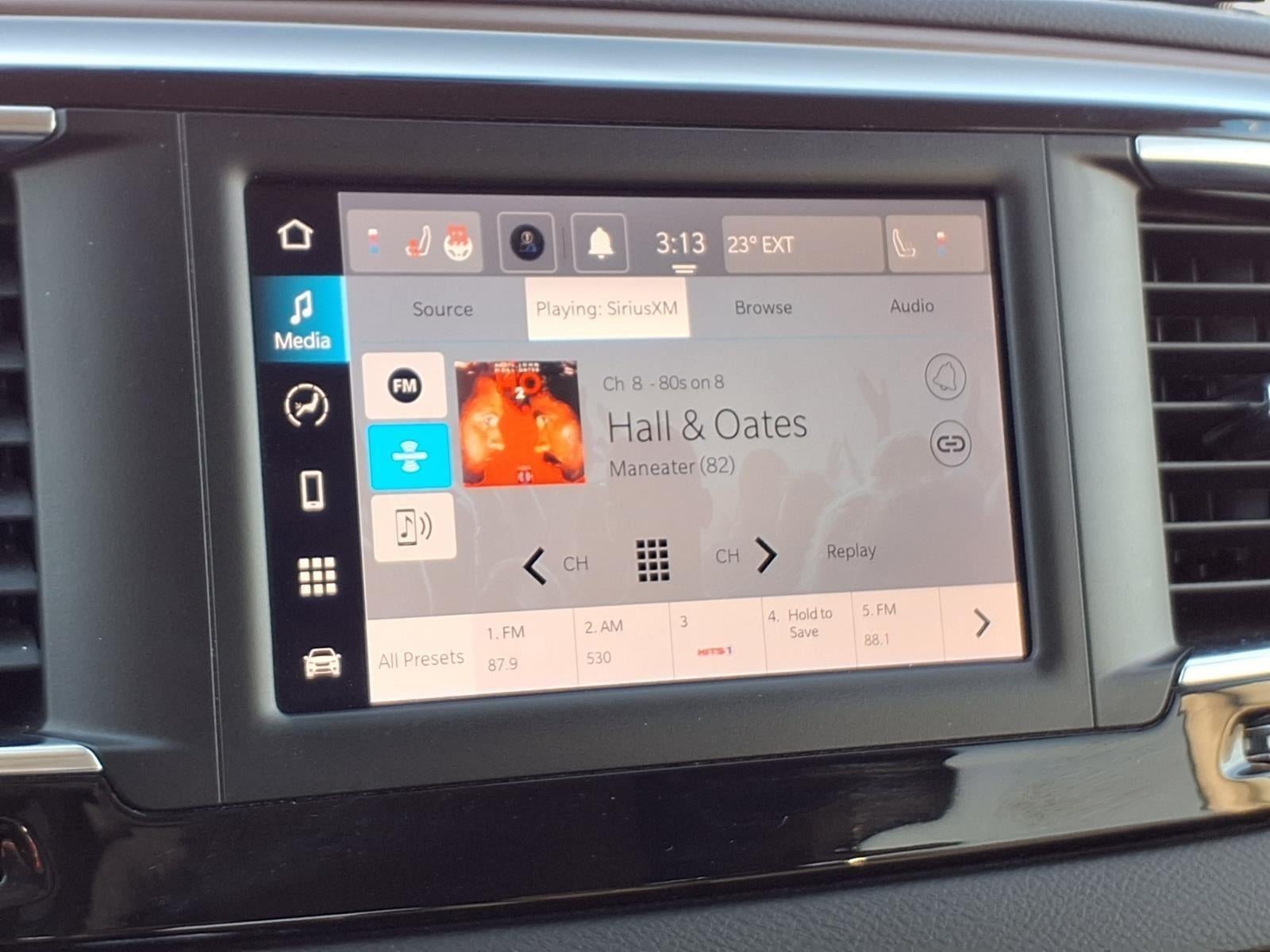 2024 Chrysler Voyager LX