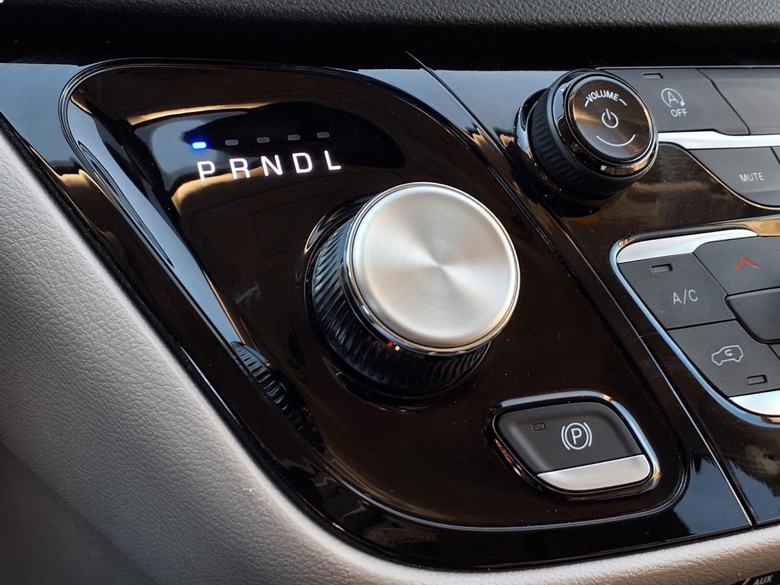 2024 Chrysler Voyager LX