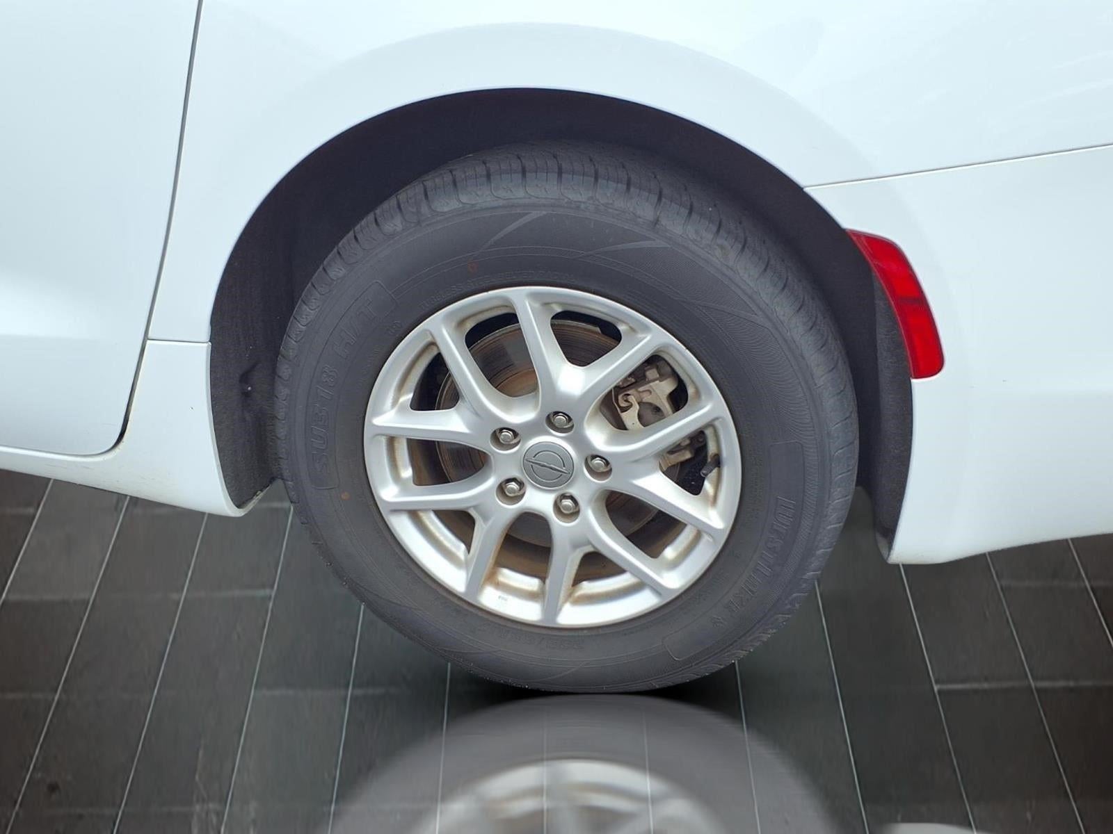2023 Chrysler Voyager LX