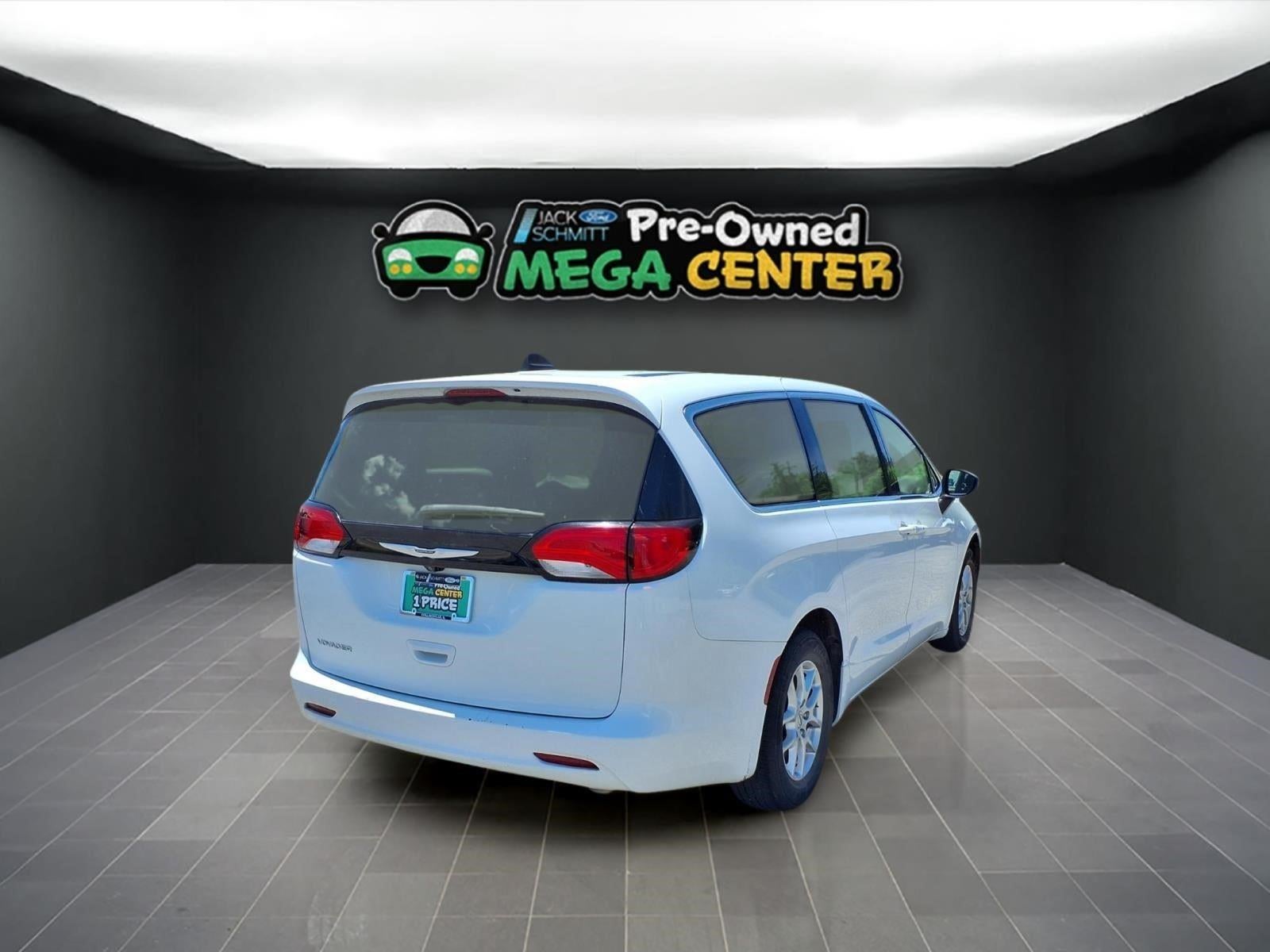 2022 Chrysler VOYAGER LX