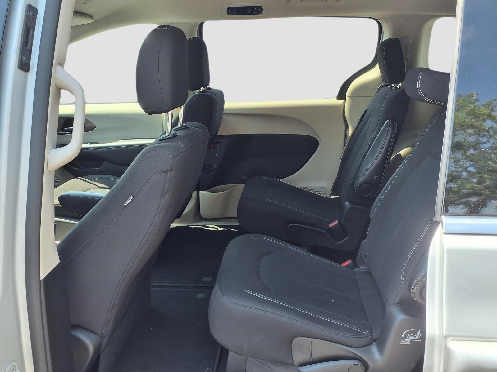 2024 Chrysler Voyager LX