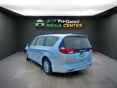 2024 Chrysler Voyager LX