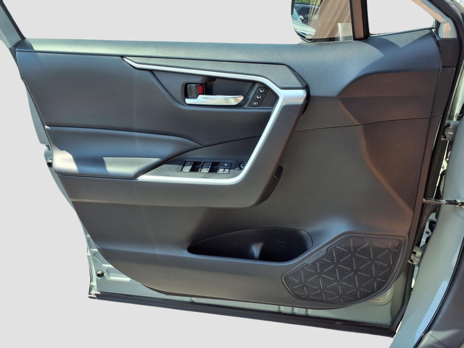 2022 Toyota RAV4 XLE Premium - Photo 15