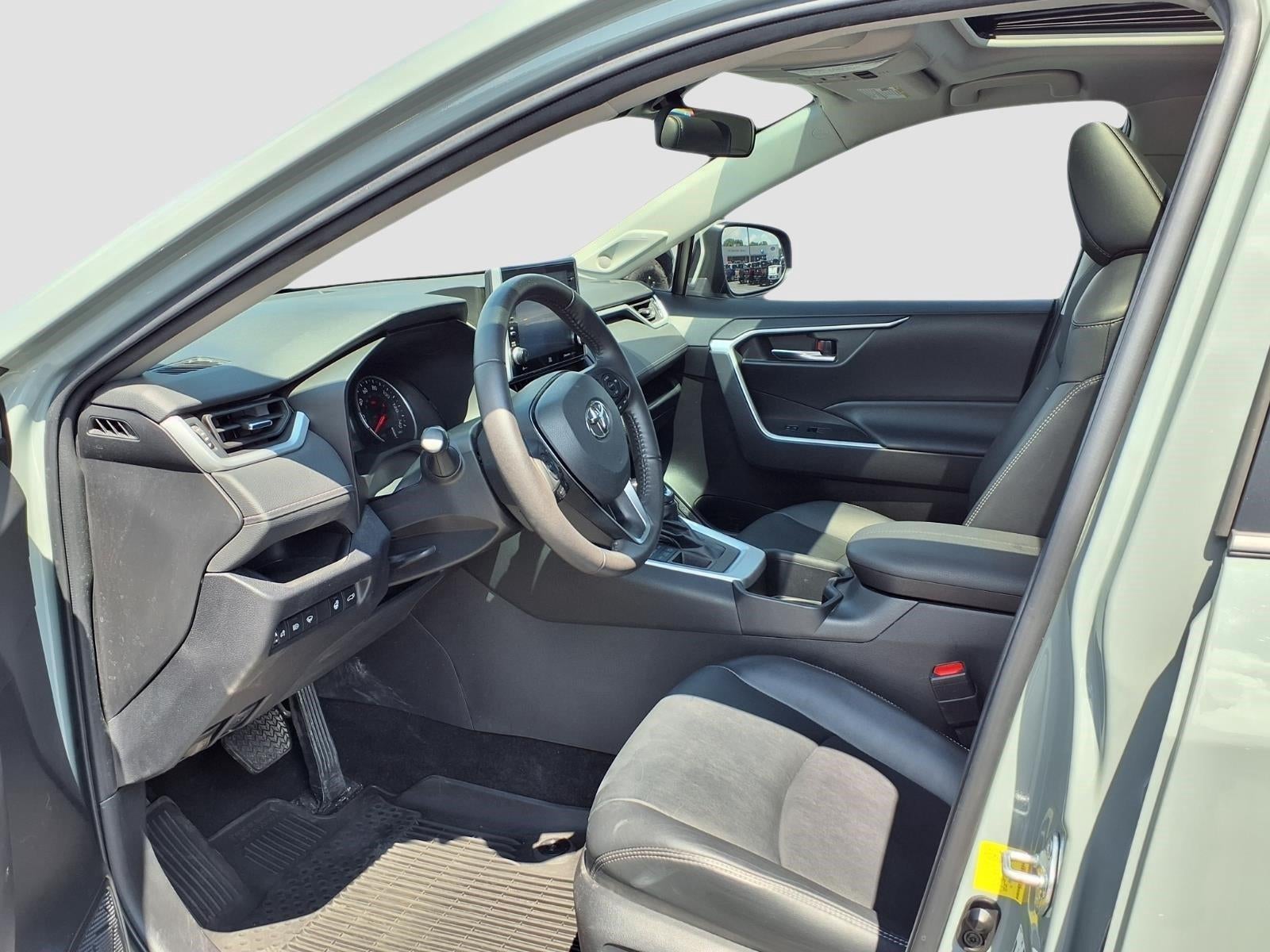 2022 Toyota RAV4 XLE Premium - Photo 17