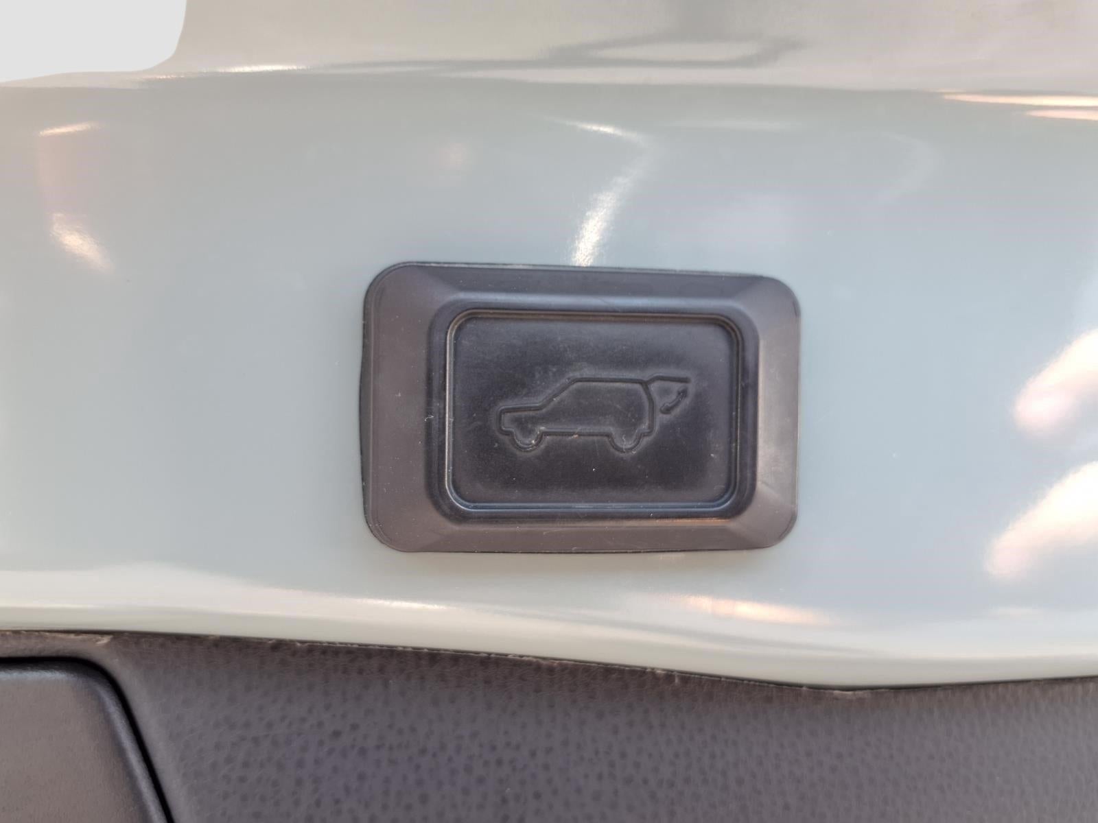 2022 Toyota RAV4 XLE Premium - Photo 22