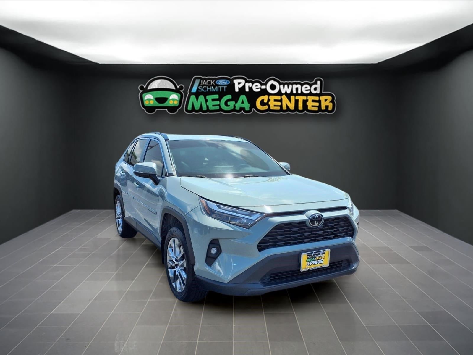 2022 Toyota Rav4 XLE Premium