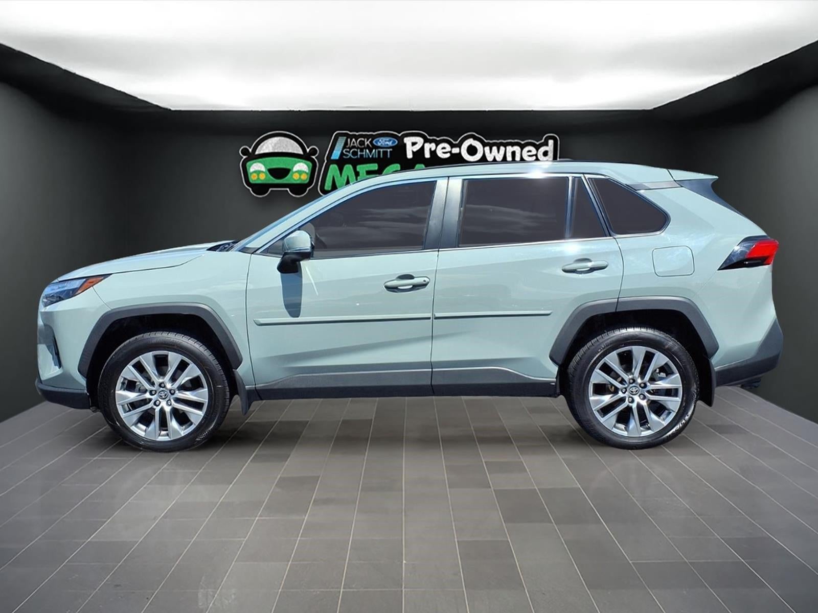 2022 Toyota Rav4 XLE Premium