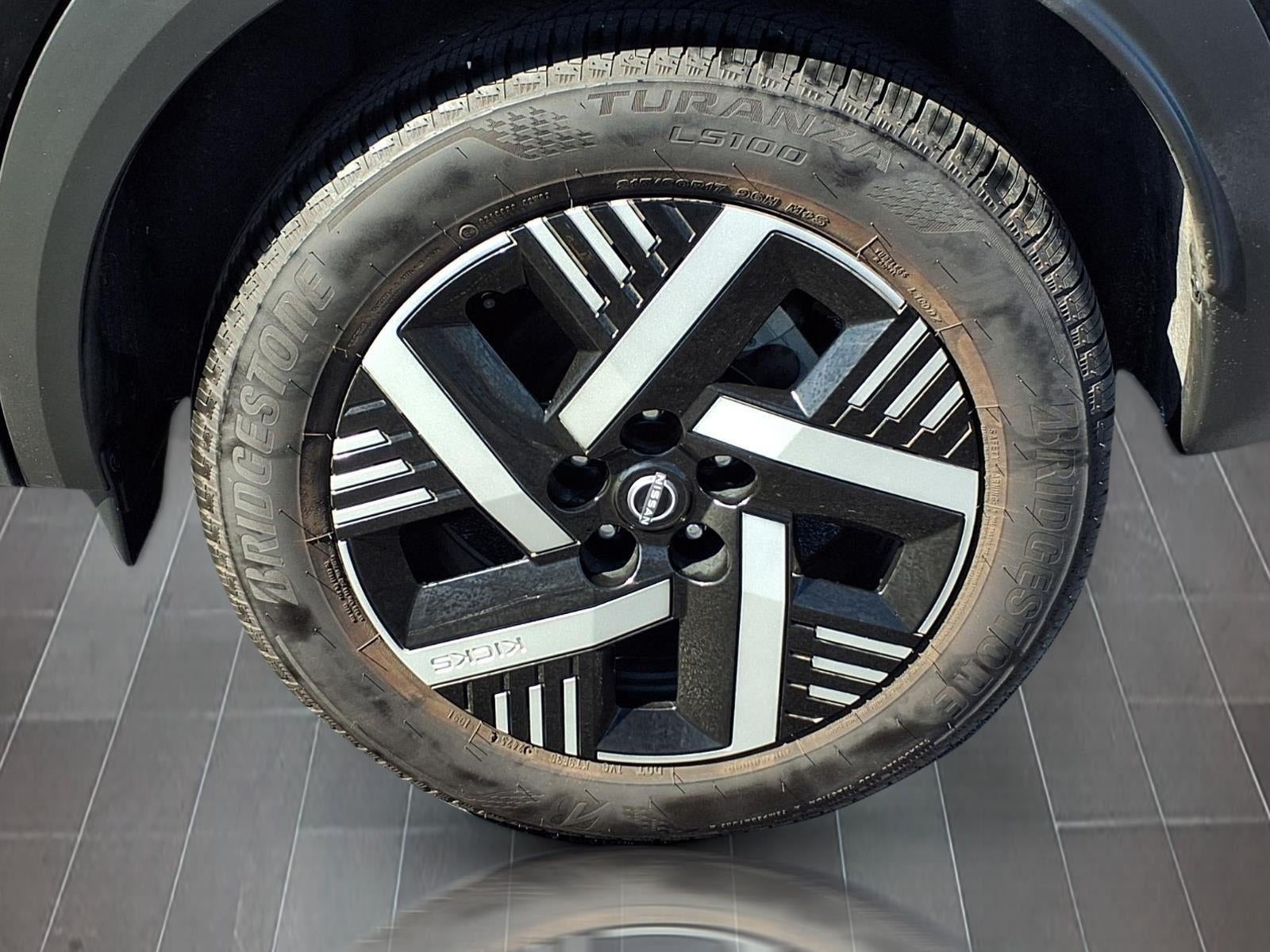 2025 Nissan Kicks SV