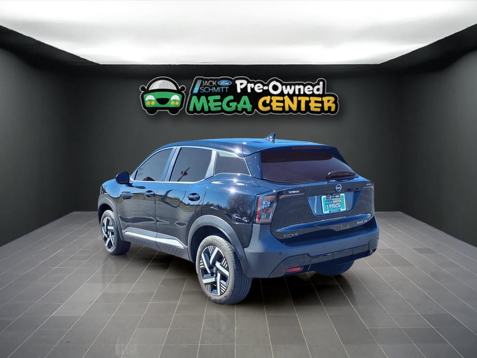 2025 Nissan Kicks SV