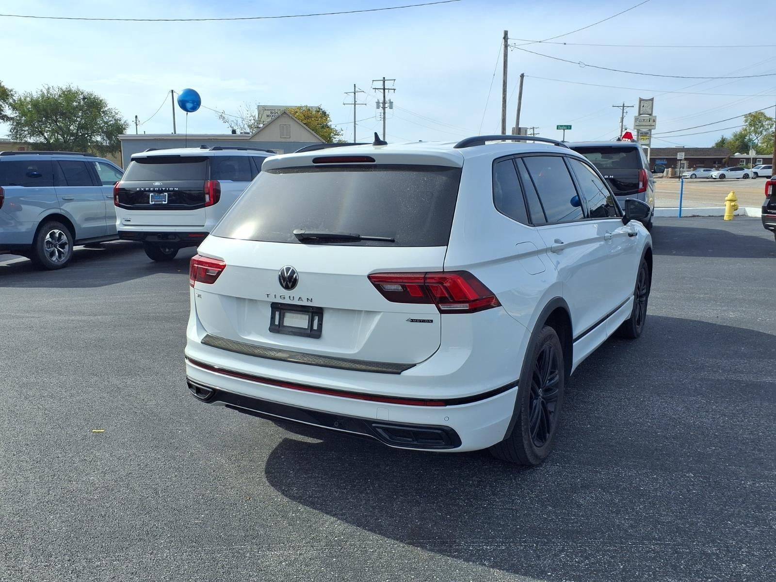 2022 Volkswagen Tiguan SE R-Line Black