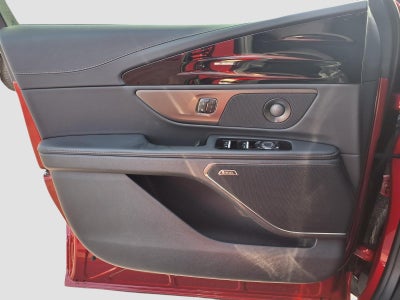 2025 Lincoln Nautilus Reserve