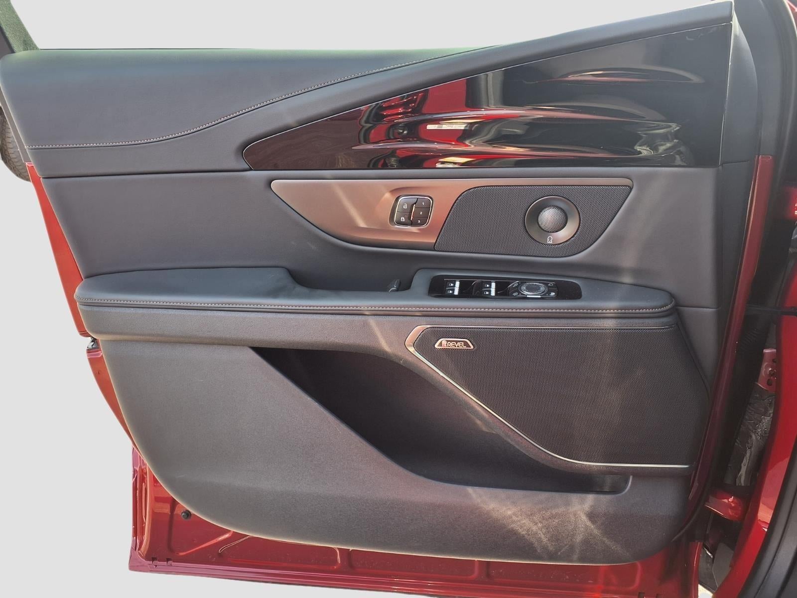 2025 Lincoln Nautilus Reserve