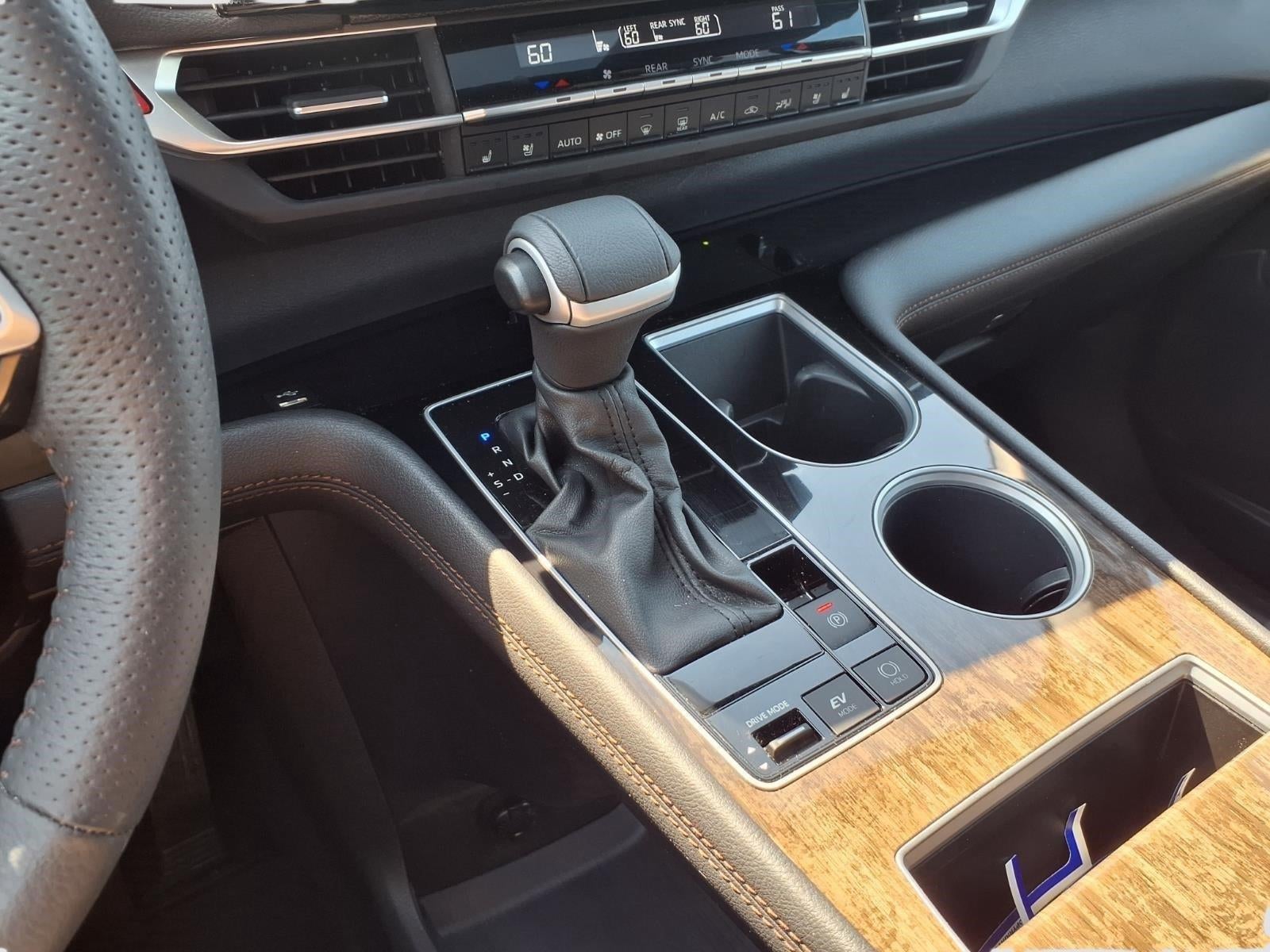 2025 Toyota Sienna Platinum