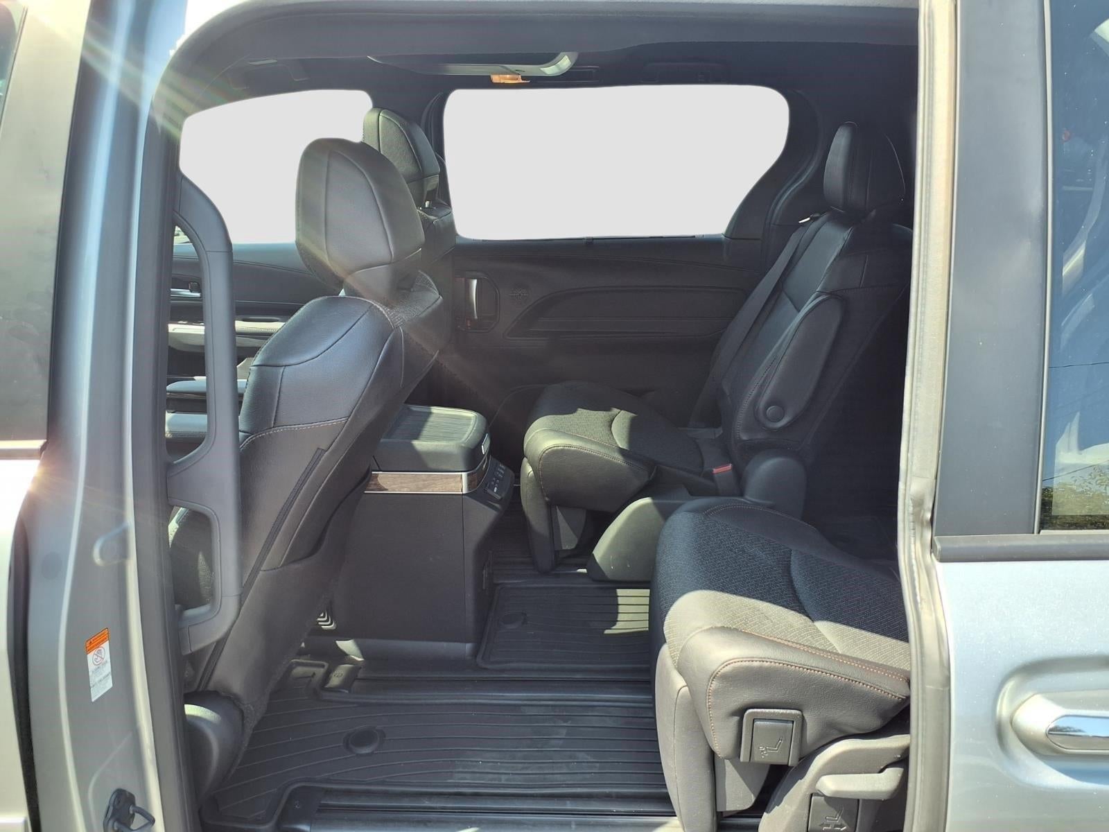 2025 Toyota Sienna Platinum