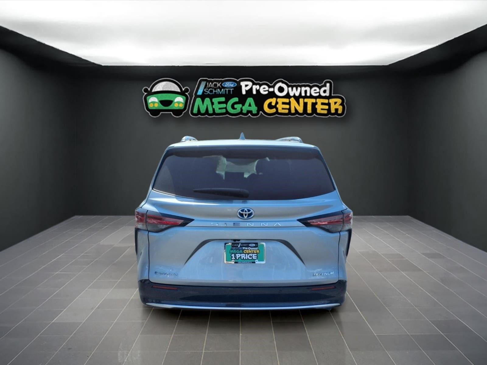 2025 Toyota Sienna Platinum
