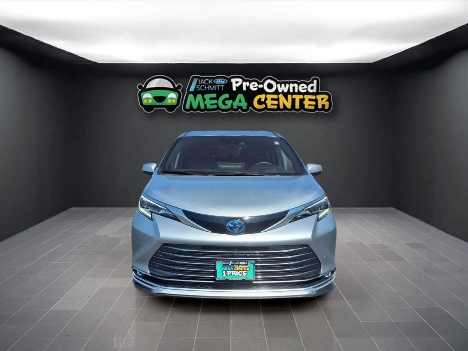 2025 Toyota Sienna Platinum