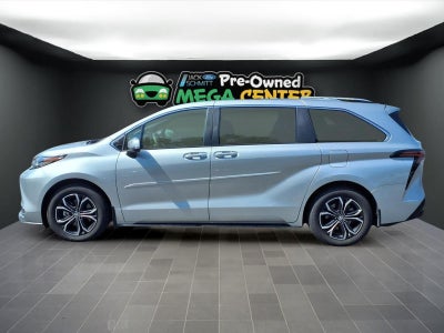 2025 Toyota Sienna Platinum