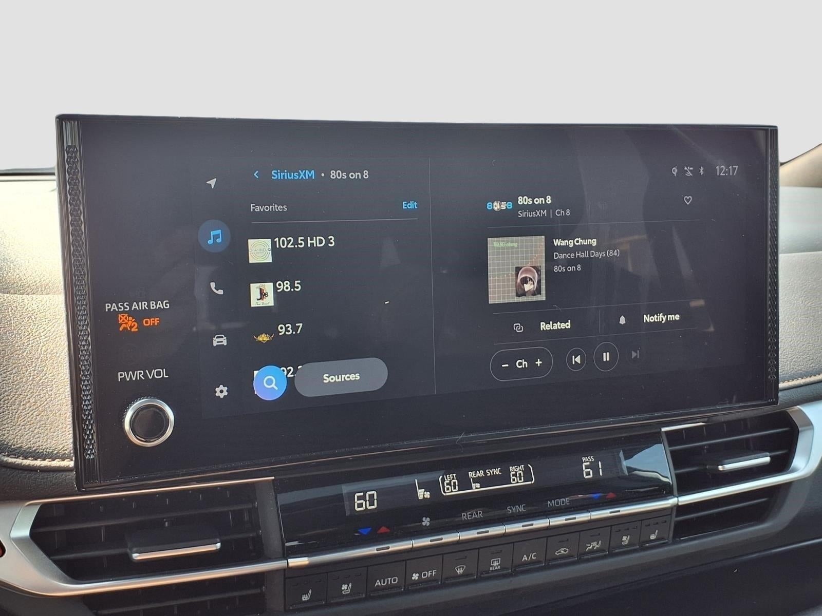 2025 Toyota Sienna Platinum