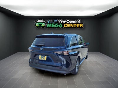 2025 Toyota Sienna XLE