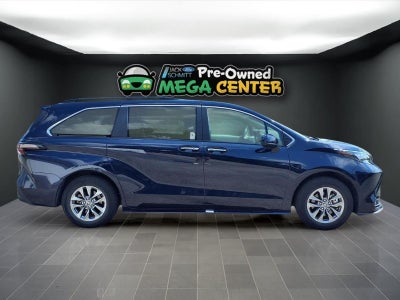 2025 Toyota Sienna XLE