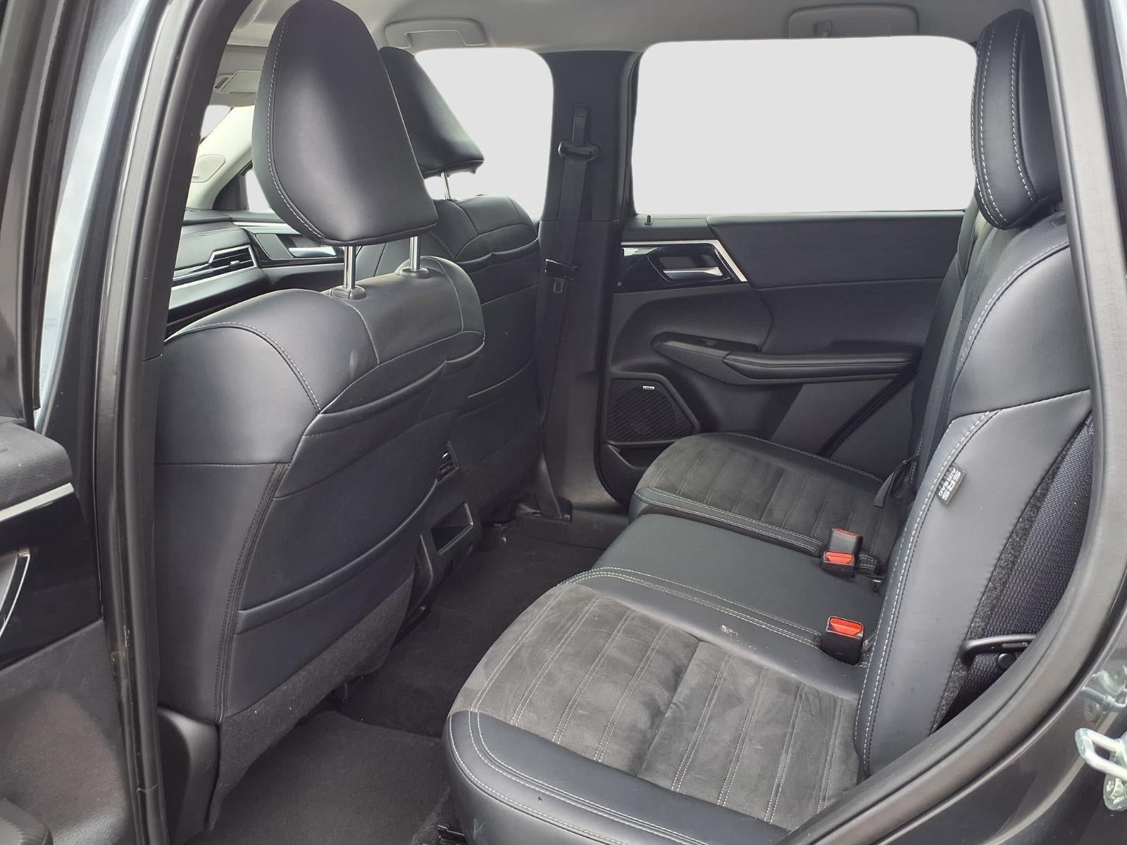 2025 Mitsubishi Outlander SE